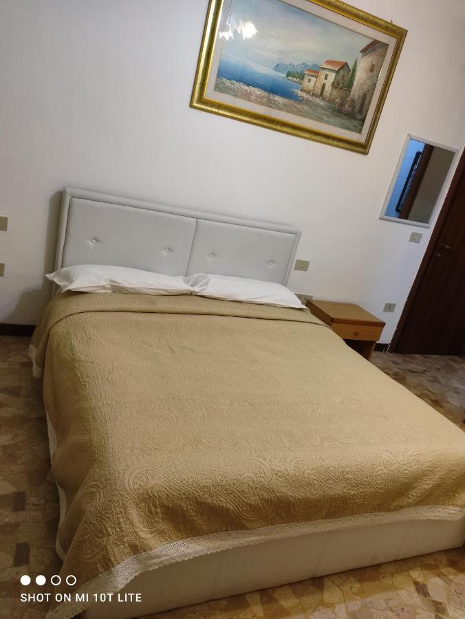 บีแอนด์บี เดอะ คาโปนี บรอส Bed & Breakfast เมสเตร ภายนอก รูปภาพ