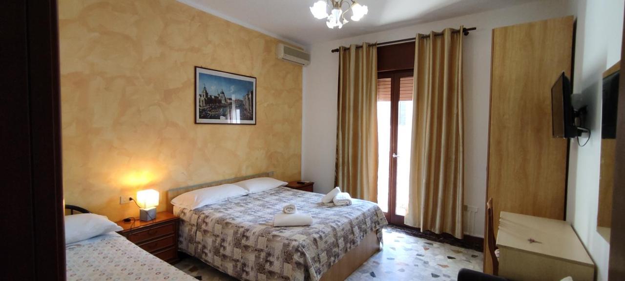 บีแอนด์บี เดอะ คาโปนี บรอส Bed & Breakfast เมสเตร ภายนอก รูปภาพ