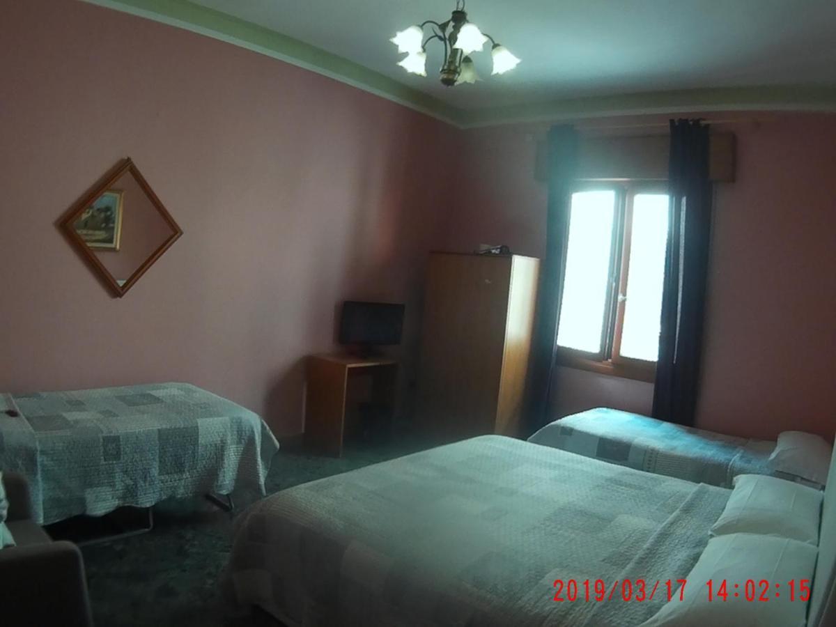 บีแอนด์บี เดอะ คาโปนี บรอส Bed & Breakfast เมสเตร ภายนอก รูปภาพ