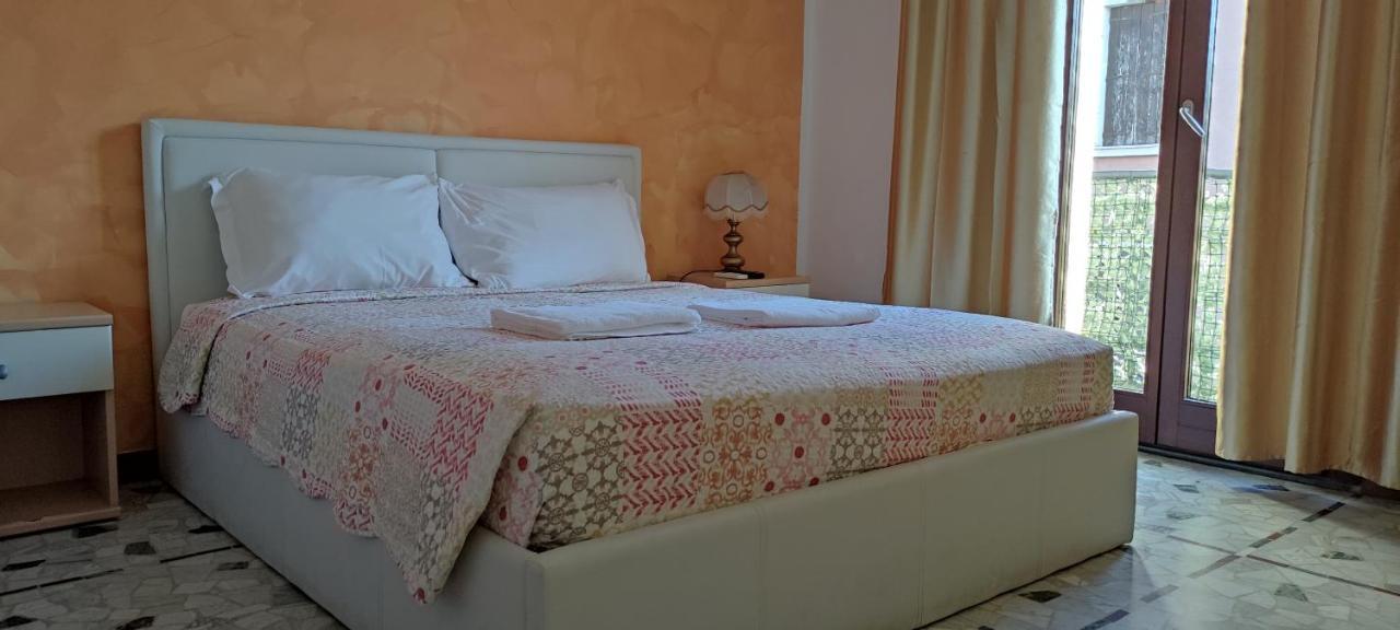 บีแอนด์บี เดอะ คาโปนี บรอส Bed & Breakfast เมสเตร ภายนอก รูปภาพ