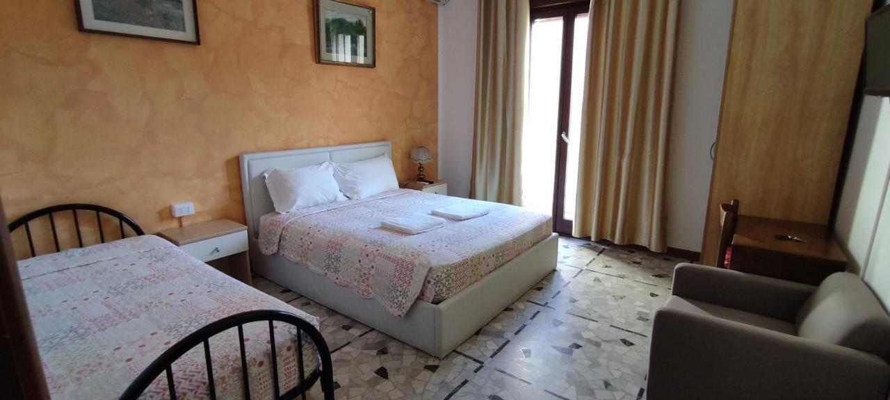 บีแอนด์บี เดอะ คาโปนี บรอส Bed & Breakfast เมสเตร ภายนอก รูปภาพ