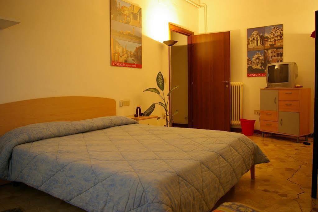 บีแอนด์บี เดอะ คาโปนี บรอส Bed & Breakfast เมสเตร ภายนอก รูปภาพ