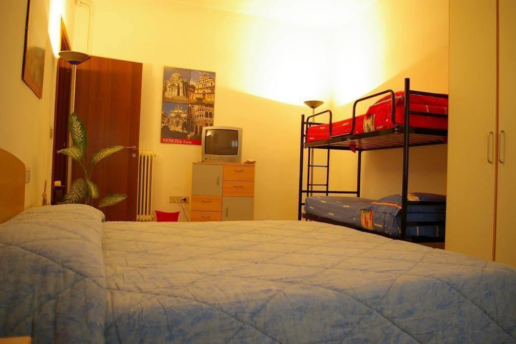 บีแอนด์บี เดอะ คาโปนี บรอส Bed & Breakfast เมสเตร ภายนอก รูปภาพ
